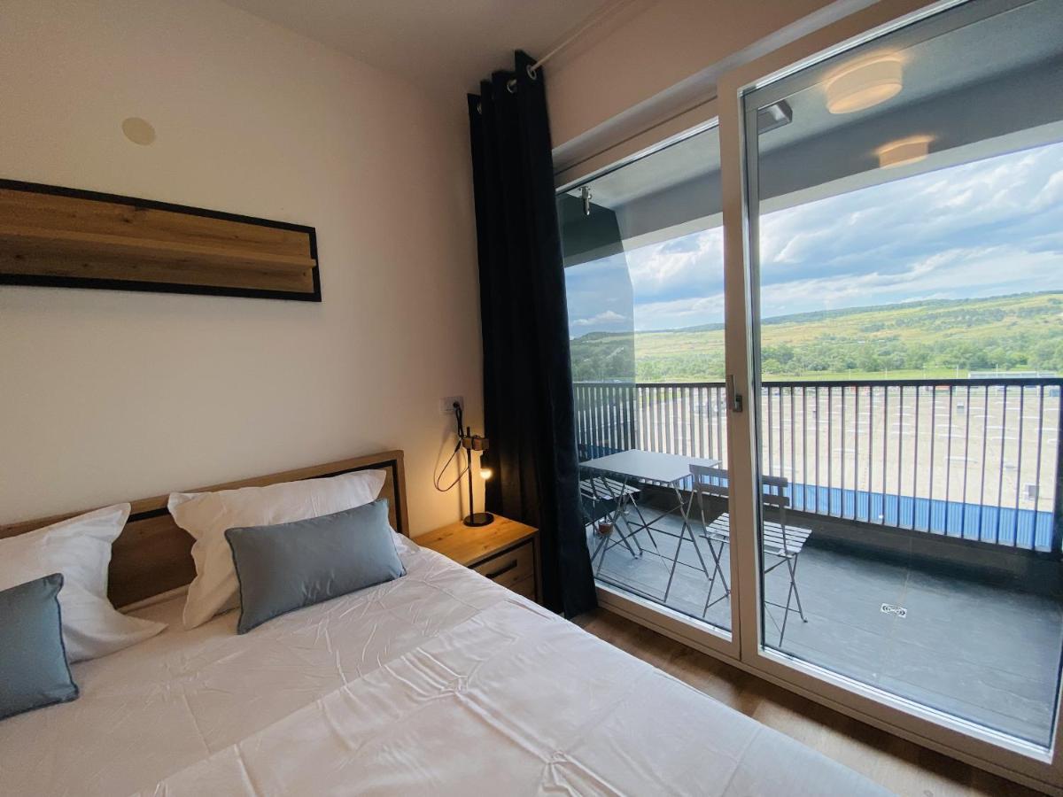 Deluxe Apartment With Balcony And Private Parking In Colvmna Residence Cluj-Napoca Extérieur photo