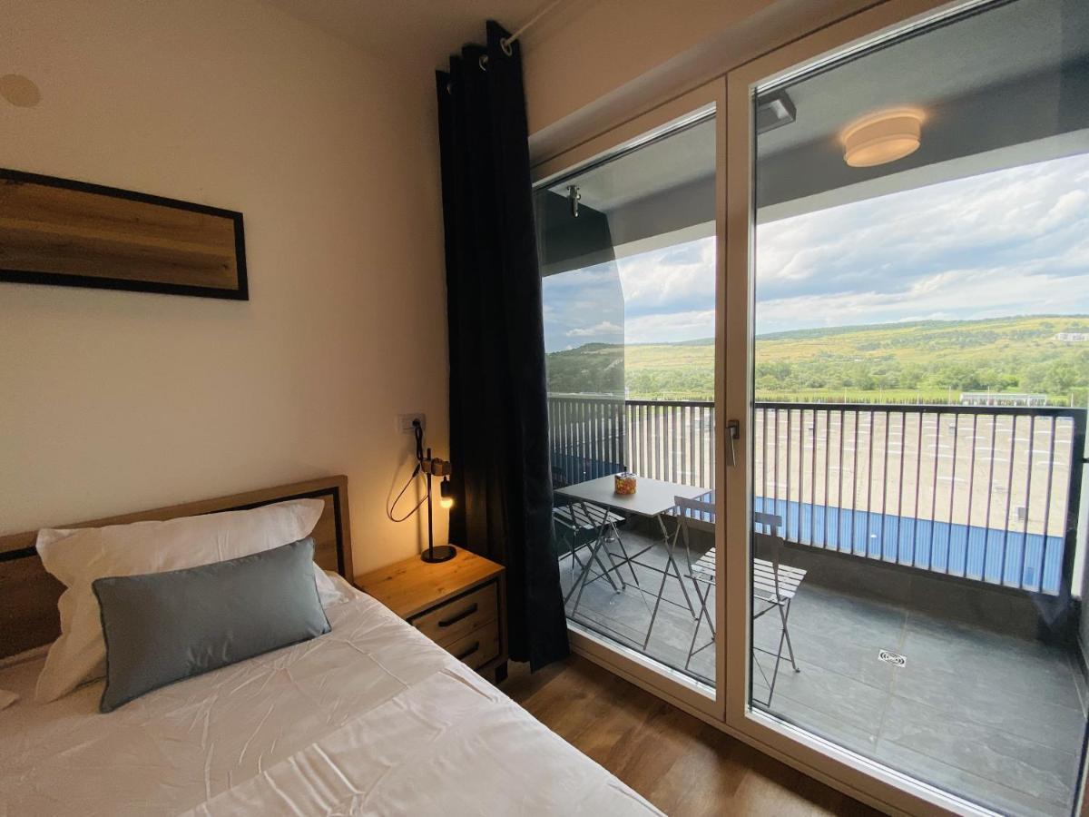 Deluxe Apartment With Balcony And Private Parking In Colvmna Residence Cluj-Napoca Extérieur photo